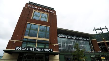 Thousands of credit cards stolen in Green Bay Packers store breach